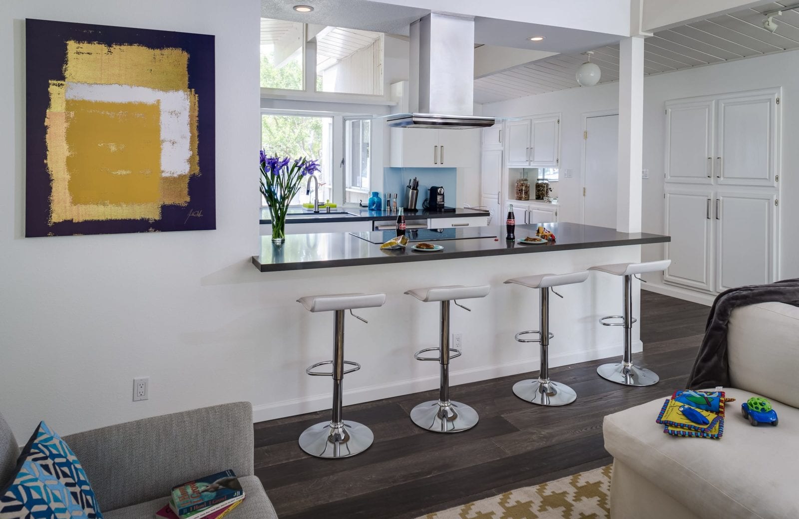 Eichler Kitchen Peninsula with Counter Seating